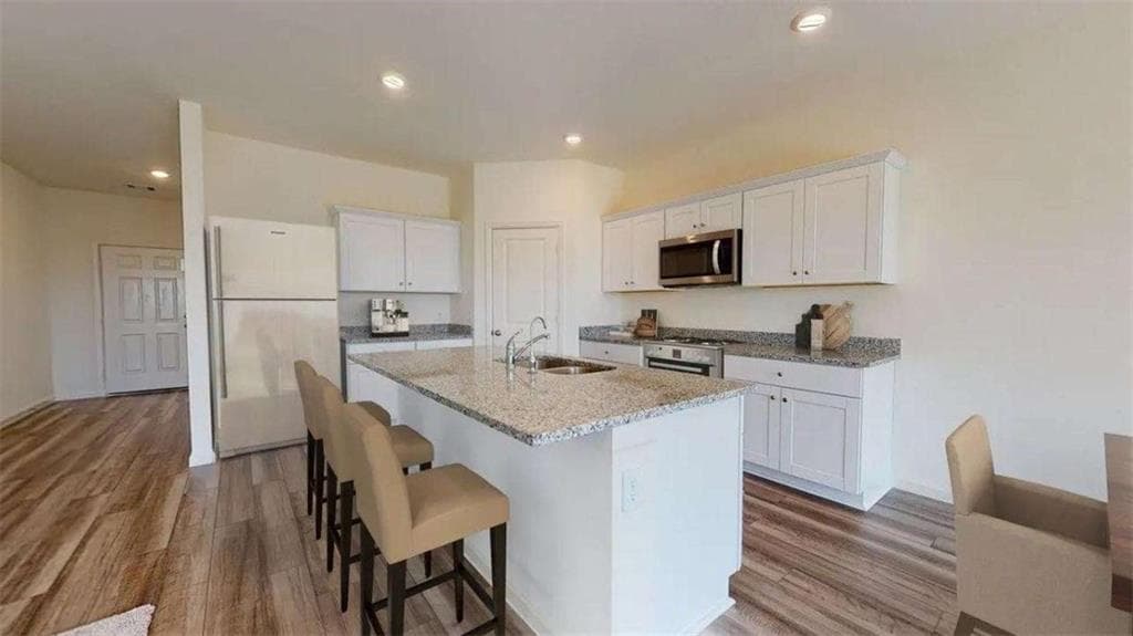 5 bedroom, 3 bathroom, 2,722 sq ft single family residence for sale at 414 Otway Loop, Bethlehem, GA 30620 — photo 5