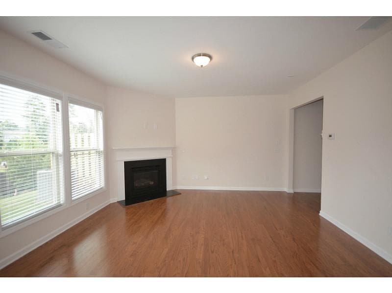 3 bedroom, 3 bathroom townhouse for rent at 2144 Greencrest Circle, Milton, GA 30004 for $2,650 a month — photo 7