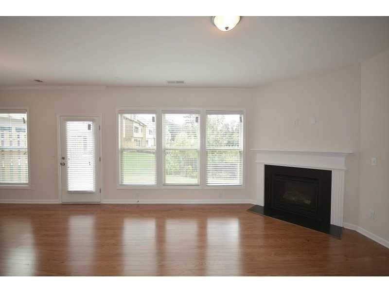 3 bedroom, 3 bathroom townhouse for rent at 2144 Greencrest Circle, Milton, GA 30004 for $2,650 a month — photo 8