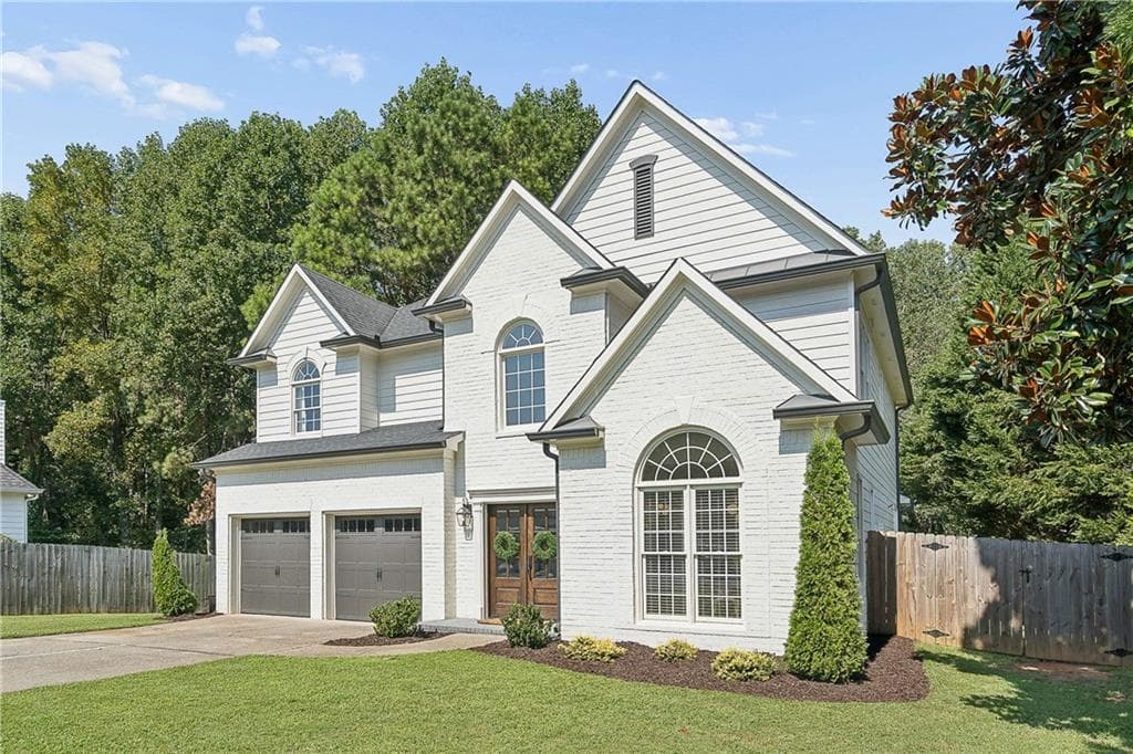 5 bedroom, 3 bathroom, 2,960 sq ft single family residence for sale at 5125 Hampton Bluff Court, Roswell, GA 30075 — photo 4