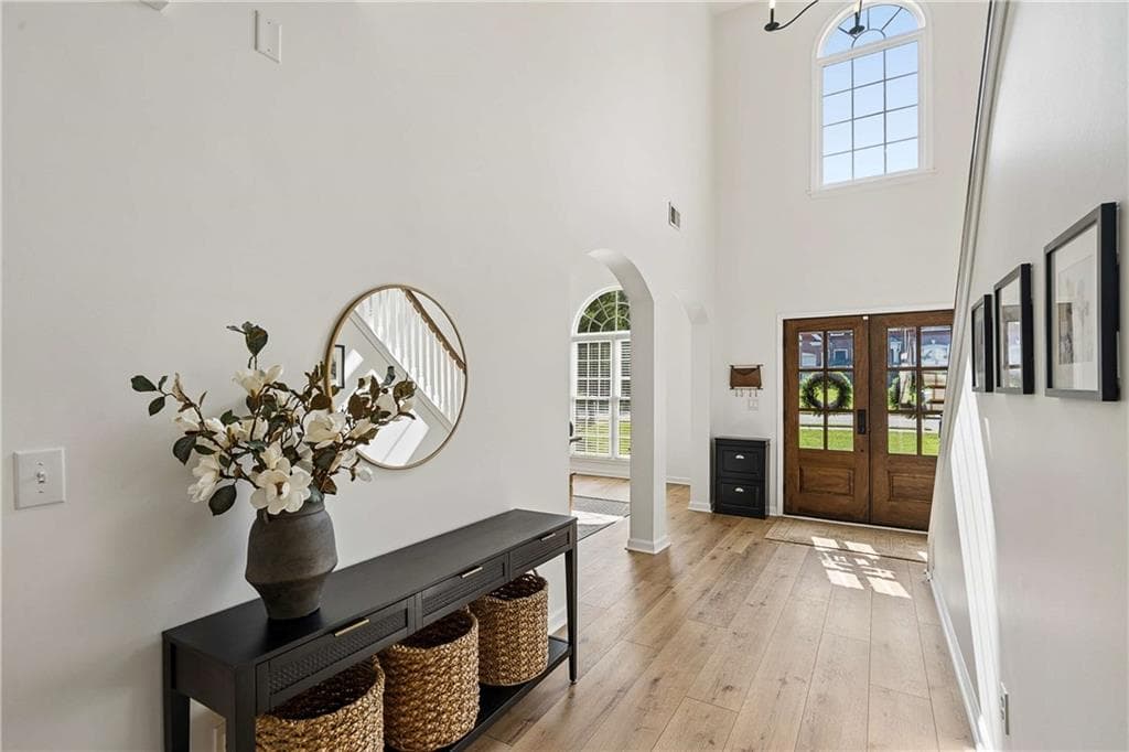 5 bedroom, 3 bathroom, 2,960 sq ft single family residence for sale at 5125 Hampton Bluff Court, Roswell, GA 30075 — photo 6