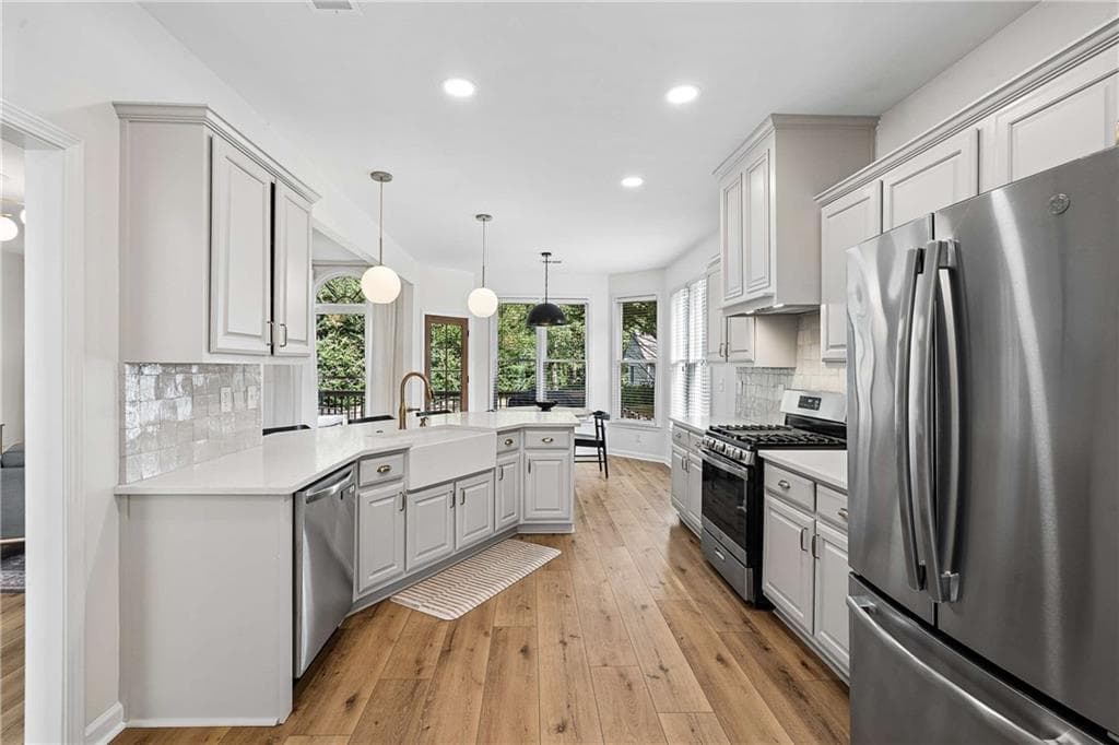 5 bedroom, 3 bathroom, 2,960 sq ft single family residence for sale at 5125 Hampton Bluff Court, Roswell, GA 30075 — photo 9