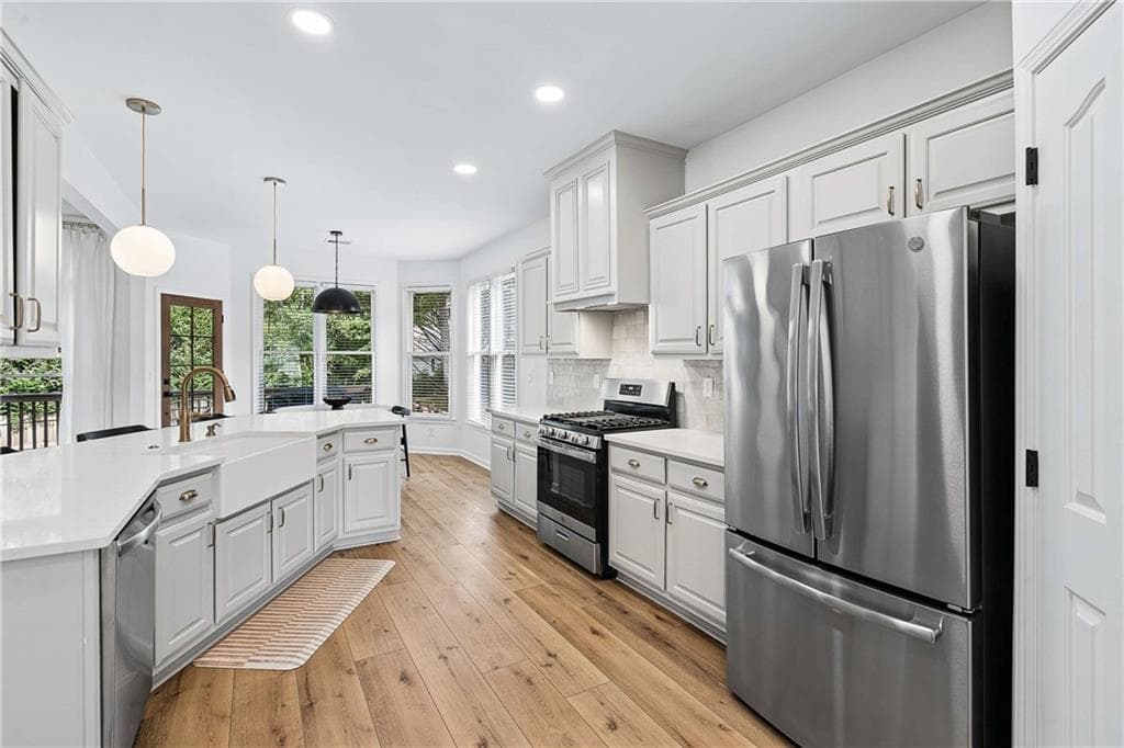 5 bedroom, 3 bathroom, 2,960 sq ft single family residence for sale at 5125 Hampton Bluff Court, Roswell, GA 30075 — photo 10