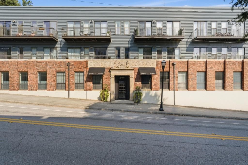 2 bedroom, 2 bathroom, 1,196 sq ft condominium for rent at 200 N Highland Avenue 207, Atlanta, GA 30307 for $4,000 a month — photo 1 of 30