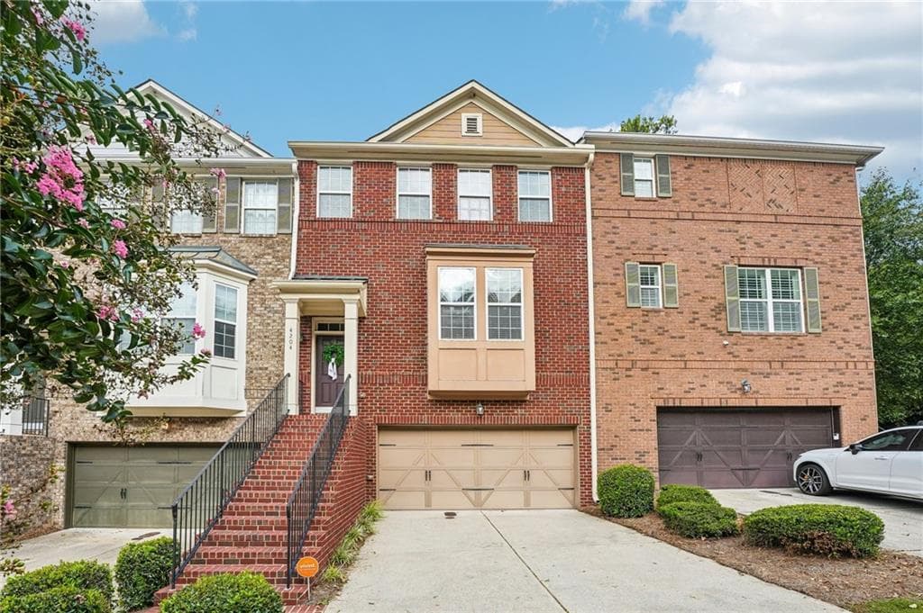 3 bedroom, 4 bathroom, 2,513 sq ft townhouse for sale at 4204 Laurel Creek Court 6, Smyrna, GA 30080