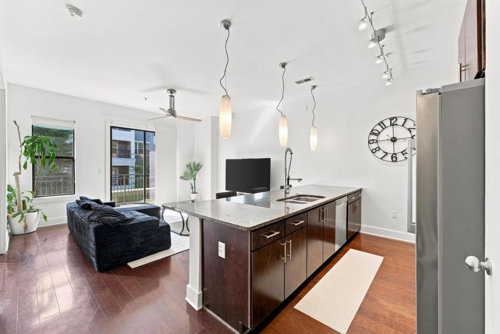 2 bedroom, 2 bathroom, 1,196 sq ft condominium for rent at 200 N Highland Avenue 207, Atlanta, GA 30307 for $4,000 a month — photo 6