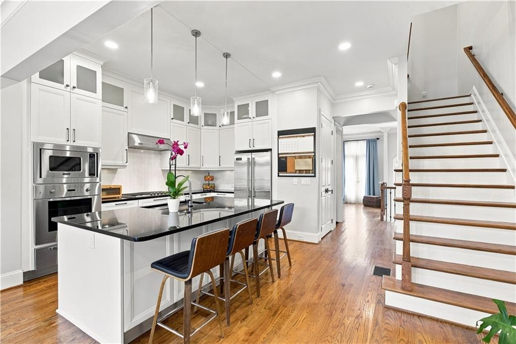 3 bedroom, 4 bathroom, 2,457 sq ft townhouse under contract at 9 Arbor Way Drive 9, Decatur, GA 30030 — photo 6