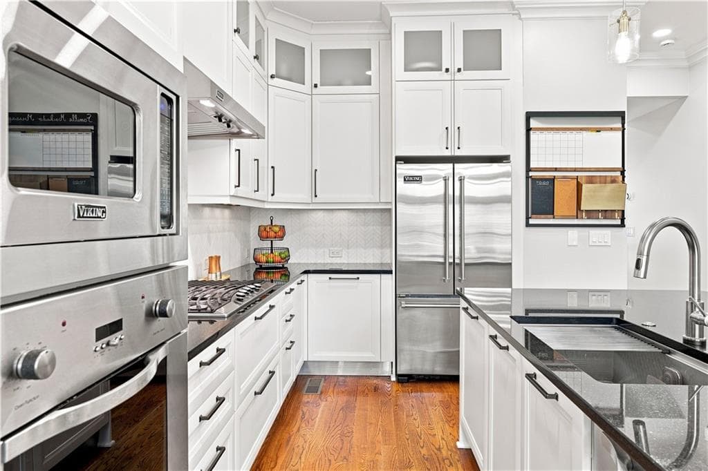 3 bedroom, 4 bathroom, 2,457 sq ft townhouse under contract at 9 Arbor Way Drive 9, Decatur, GA 30030 — photo 8