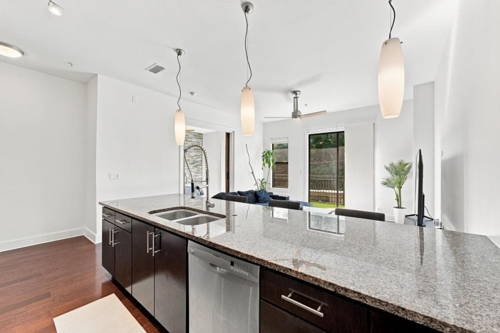 2 bedroom, 2 bathroom, 1,196 sq ft condominium for rent at 200 N Highland Avenue 207, Atlanta, GA 30307 for $4,000 a month — photo 8