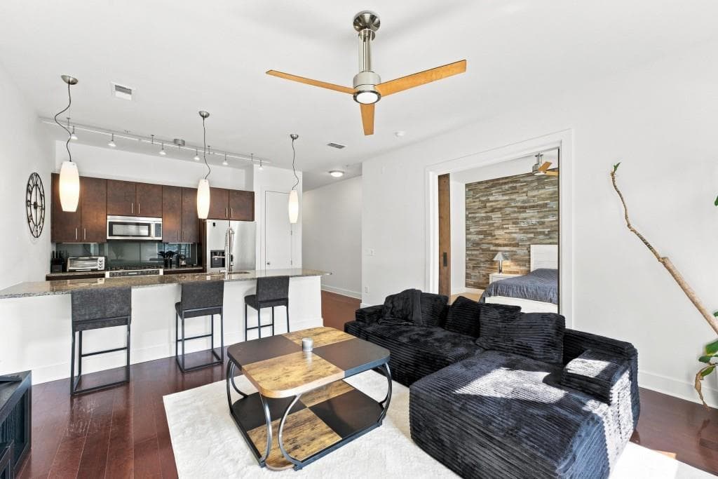 2 bedroom, 2 bathroom, 1,196 sq ft condominium for rent at 200 N Highland Avenue 207, Atlanta, GA 30307 for $4,000 a month — photo 10