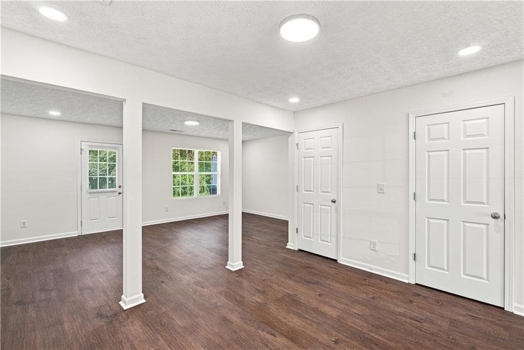 3 bedroom, 3 bathroom, 1,592 sq ft townhouse for sale at 8399 Carlington Lane, Jonesboro, GA 30236 — photo 10