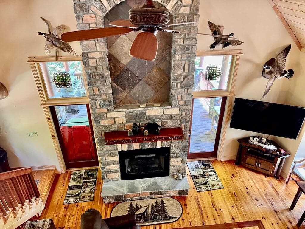 3 bedroom, 3 bathroom, 2,850 sq ft single family residence for sale at 381 Laurel Ridge Drive, Ellijay, GA 30536 — photo 10