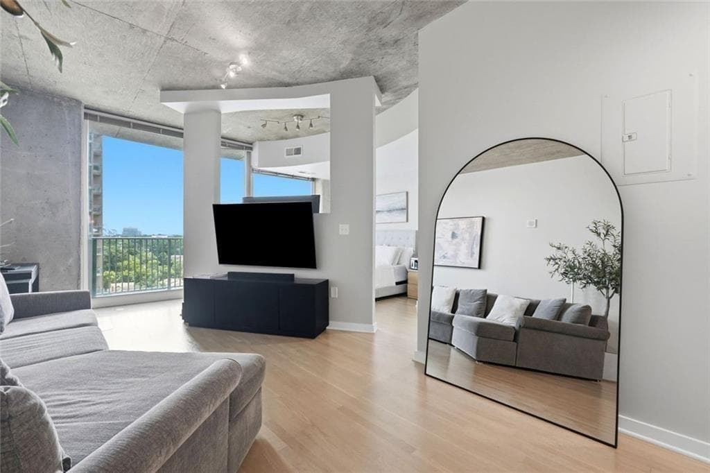 1 bedroom, 1 bathroom, 695 sq ft condominium for sale at 361 17th Street 1105, Atlanta, GA 30363