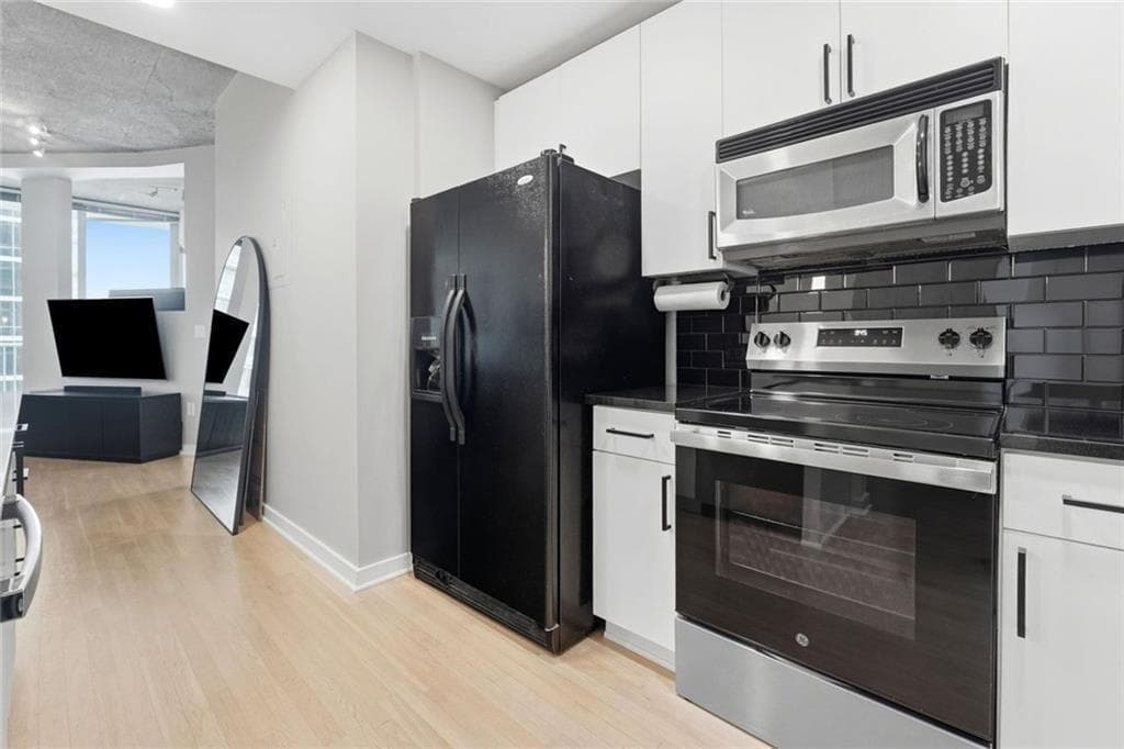 1 bedroom, 1 bathroom, 695 sq ft condominium for sale at 361 17th Street 1105, Atlanta, GA 30363 — photo 4