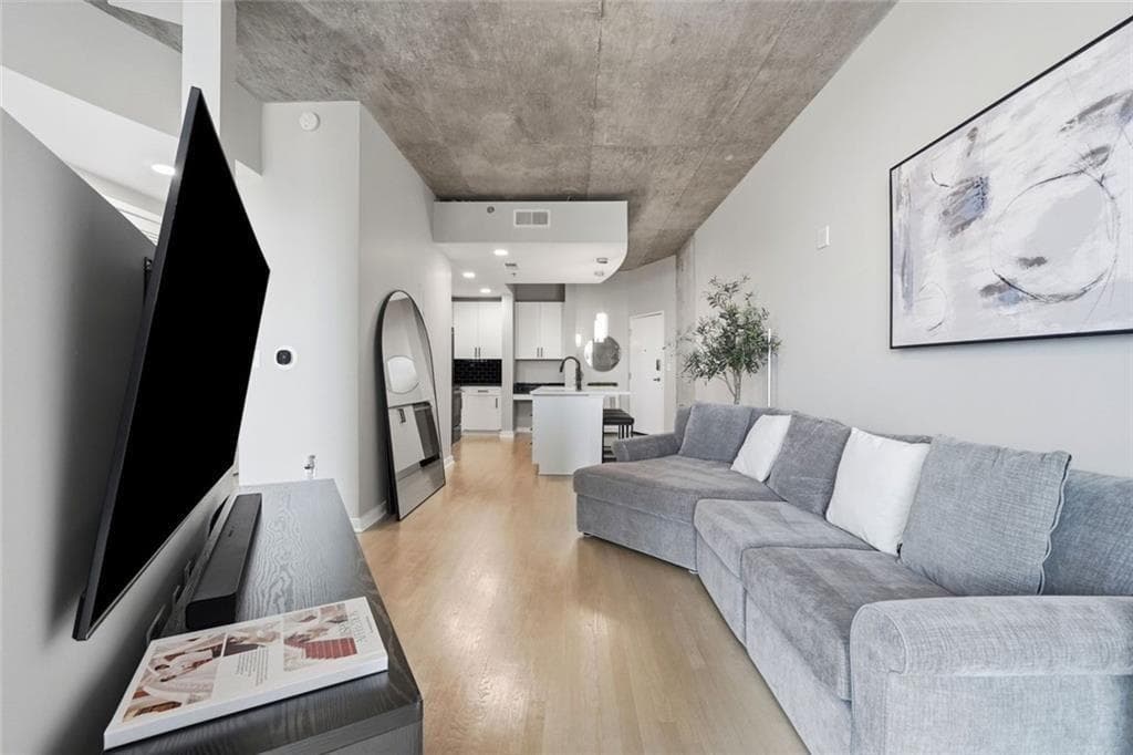 1 bedroom, 1 bathroom, 695 sq ft condominium for sale at 361 17th Street 1105, Atlanta, GA 30363 — photo 6