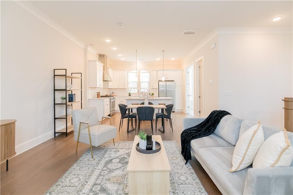 3 bedroom, 3 bathroom, 1,917 sq ft single family residence for sale at 529 Broadview Place, Atlanta, GA 30324 — photo 7