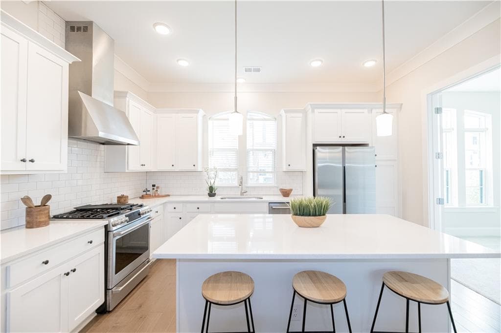 3 bedroom, 3 bathroom, 1,917 sq ft single family residence for sale at 529 Broadview Place, Atlanta, GA 30324 — photo 8