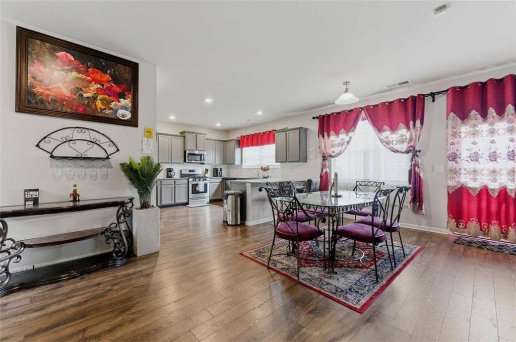 5 bedroom, 4 bathroom, 2,880 sq ft single family residence under contract at 505 Emporia Loop, Mcdonough, GA 30253 — photo 6