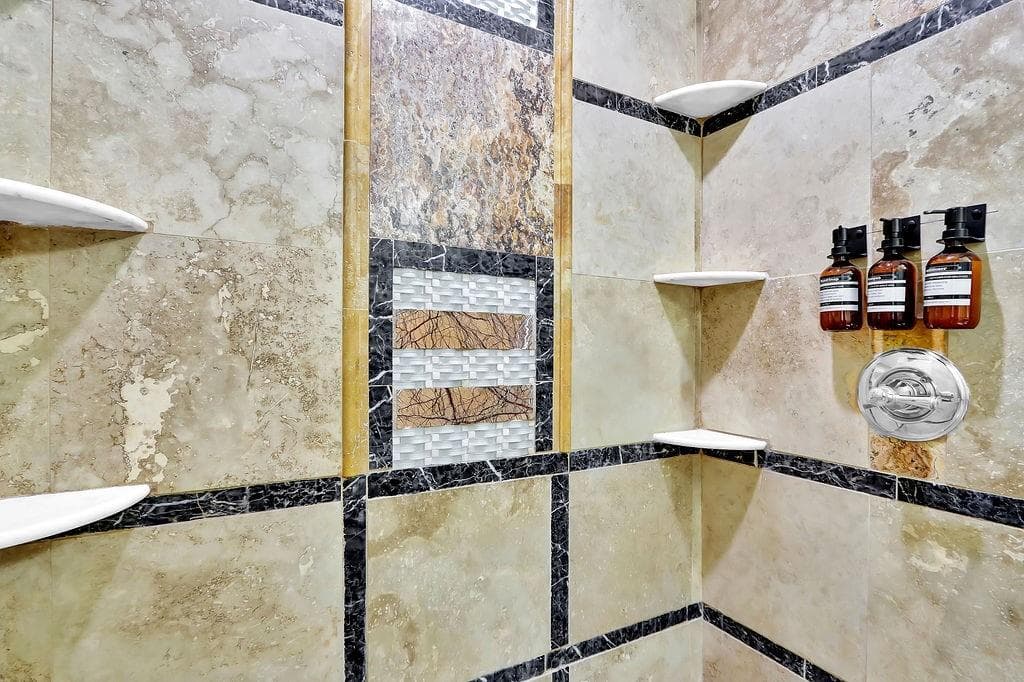 6 bedroom, 4 bathroom, 1,898 sq ft single family residence for rent at 4081 Ashford Dunwoody Road, Atlanta, GA 30319 for $10,000 a month — photo 9