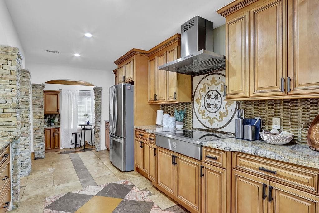 6 bedroom, 4 bathroom, 1,898 sq ft single family residence for rent at 4081 Ashford Dunwoody Road, Atlanta, GA 30319 for $10,000 a month — photo 10