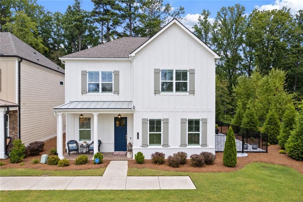 3 bedroom, 3 bathroom, 2,783 sq ft single family residence for sale at 134 Kingwood Drive, Woodstock, GA 30188