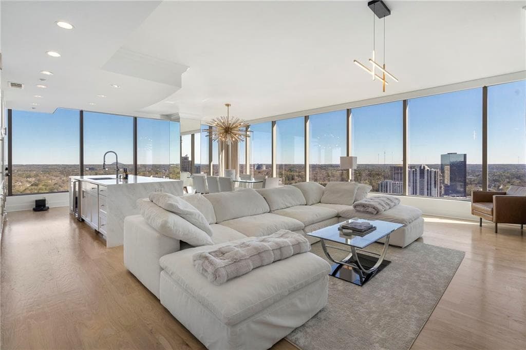 3 bedroom, 3 bathroom, 2,214 sq ft condominium for rent at 3630 Peachtree Road 2204, Atlanta, GA 30326 for $12,500 a month — photo 4