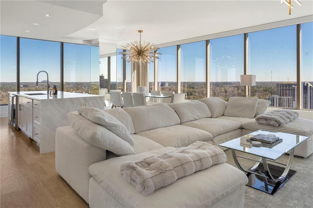 3 bedroom, 3 bathroom, 2,214 sq ft condominium for rent at 3630 Peachtree Road 2204, Atlanta, GA 30326 for $12,500 a month — photo 5