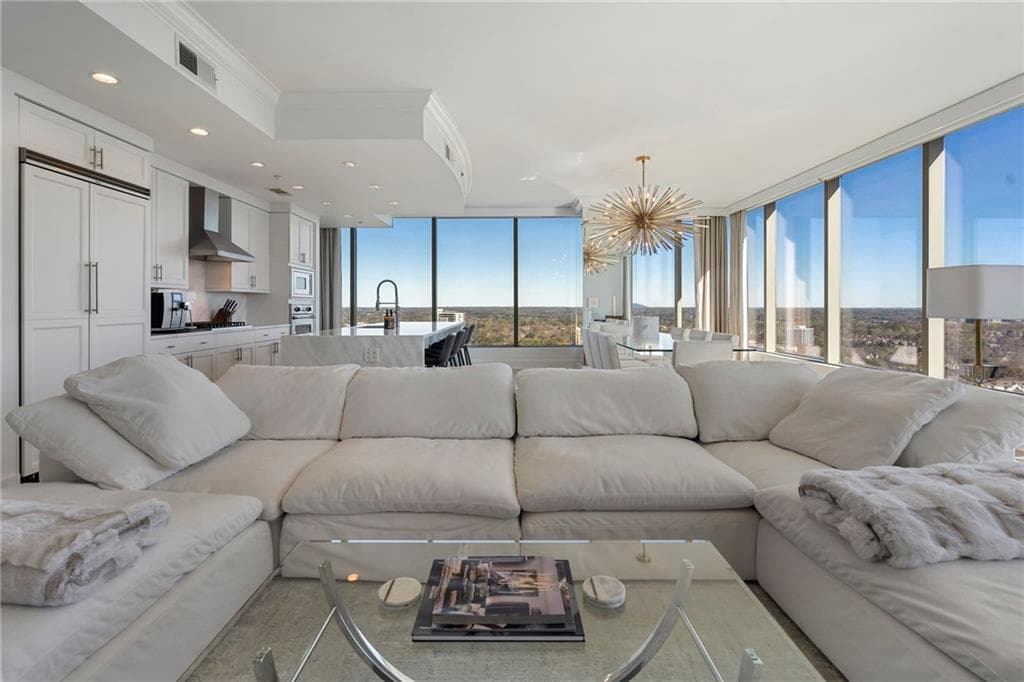 3 bedroom, 3 bathroom, 2,214 sq ft condominium for rent at 3630 Peachtree Road 2204, Atlanta, GA 30326 for $12,500 a month — photo 6