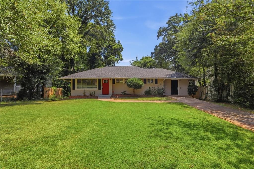 2 bedroom, 1 bathroom, 1,158 sq ft single family residence for sale at 2318 Ousley Court, Decatur, GA 30032 — photo 2