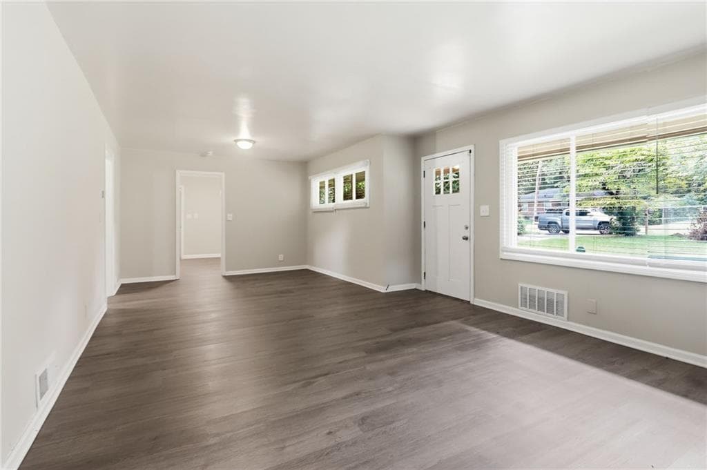 2 bedroom, 1 bathroom, 1,158 sq ft single family residence for sale at 2318 Ousley Court, Decatur, GA 30032 — photo 5