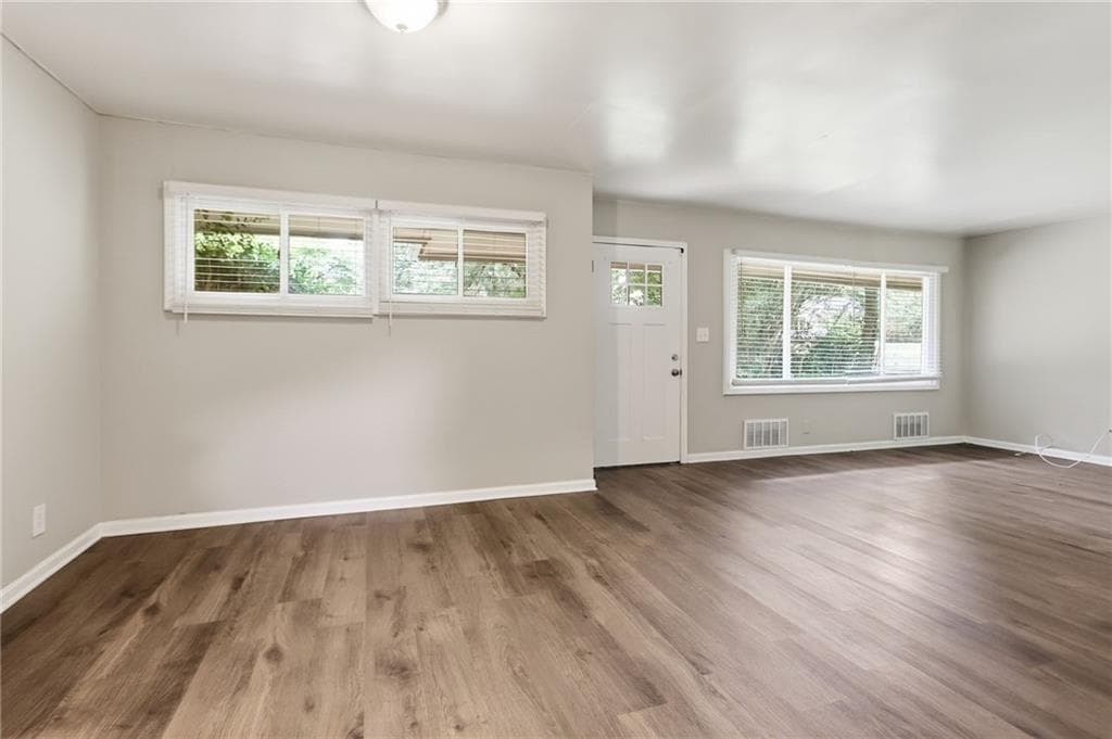 2 bedroom, 1 bathroom, 1,158 sq ft single family residence for sale at 2318 Ousley Court, Decatur, GA 30032 — photo 6