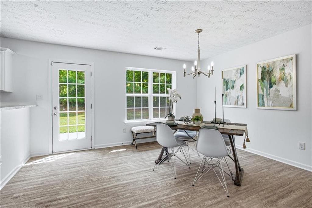 3 bedroom, 2 bathroom, 1,541 sq ft single family residence for sale at 255 Hunters Trace, Covington, GA 30014 — photo 7