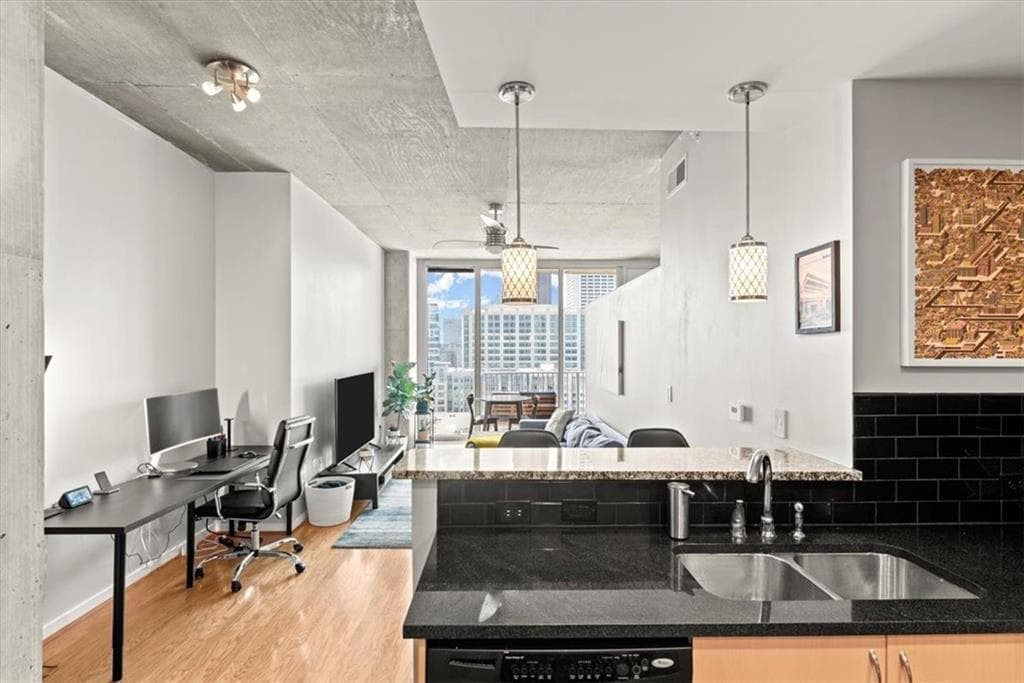 1 bedroom, 1 bathroom, 744 sq ft condominium for sale at 860 Peachtree Street 1506, Atlanta, GA 30308 — photo 8