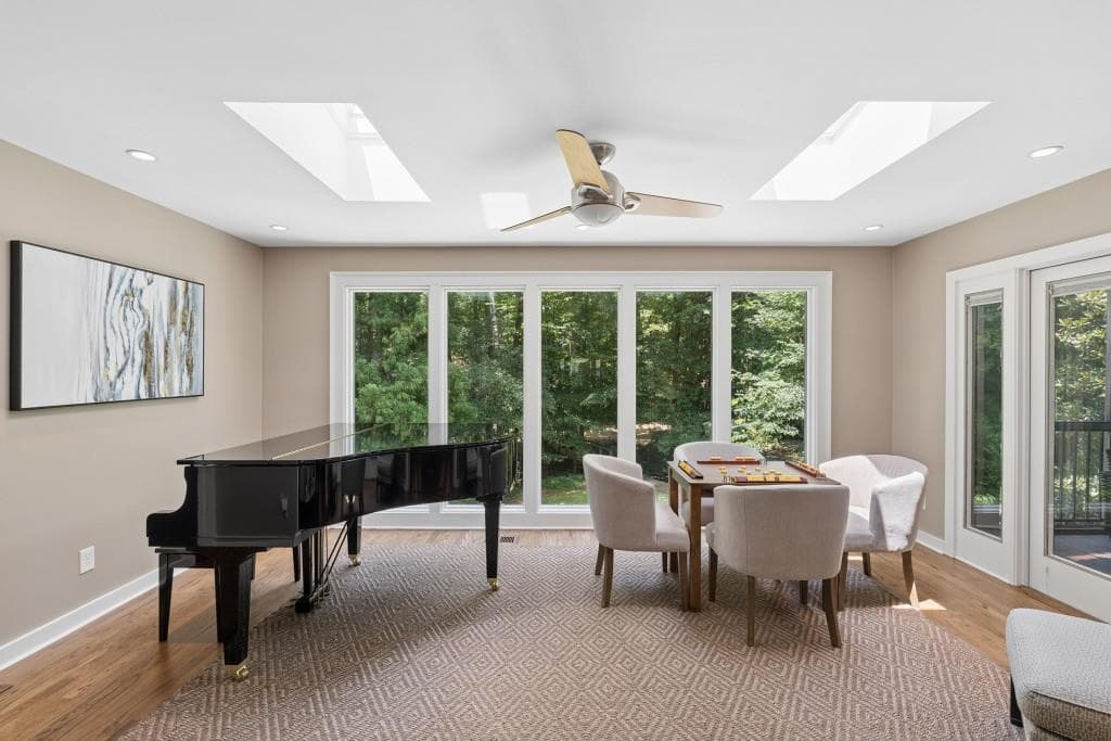 4 bedroom, 5 bathroom, 4,916 sq ft single family residence under contract at 3860 Brandy Station Court, Atlanta, GA 30339 — photo 4