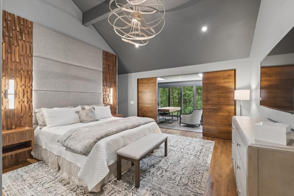 4 bedroom, 5 bathroom, 4,916 sq ft single family residence under contract at 3860 Brandy Station Court, Atlanta, GA 30339 — photo 5