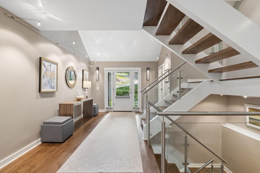 4 bedroom, 5 bathroom, 4,916 sq ft single family residence under contract at 3860 Brandy Station Court, Atlanta, GA 30339 — photo 10