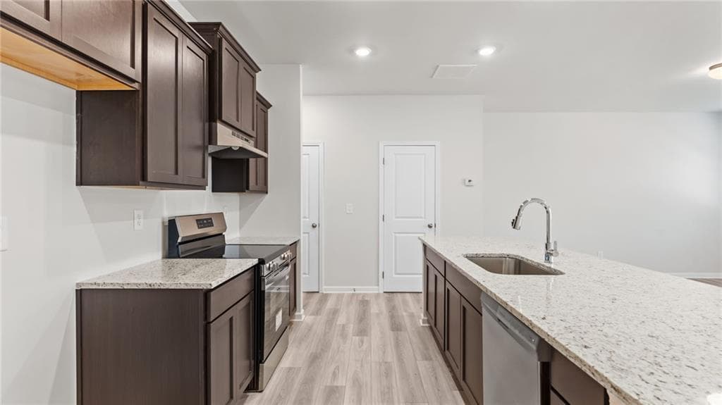 3 bedroom, 3 bathroom, 1,734 sq ft single family residence for sale at 505 Hayes Lane, Canton, GA 30115 — photo 4