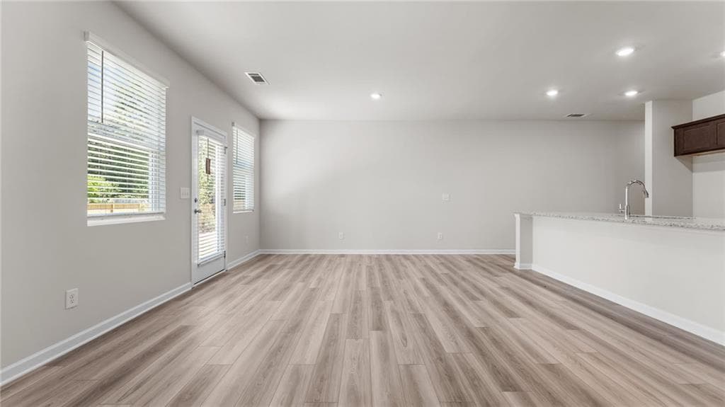 3 bedroom, 3 bathroom, 1,734 sq ft single family residence for sale at 505 Hayes Lane, Canton, GA 30115 — photo 6