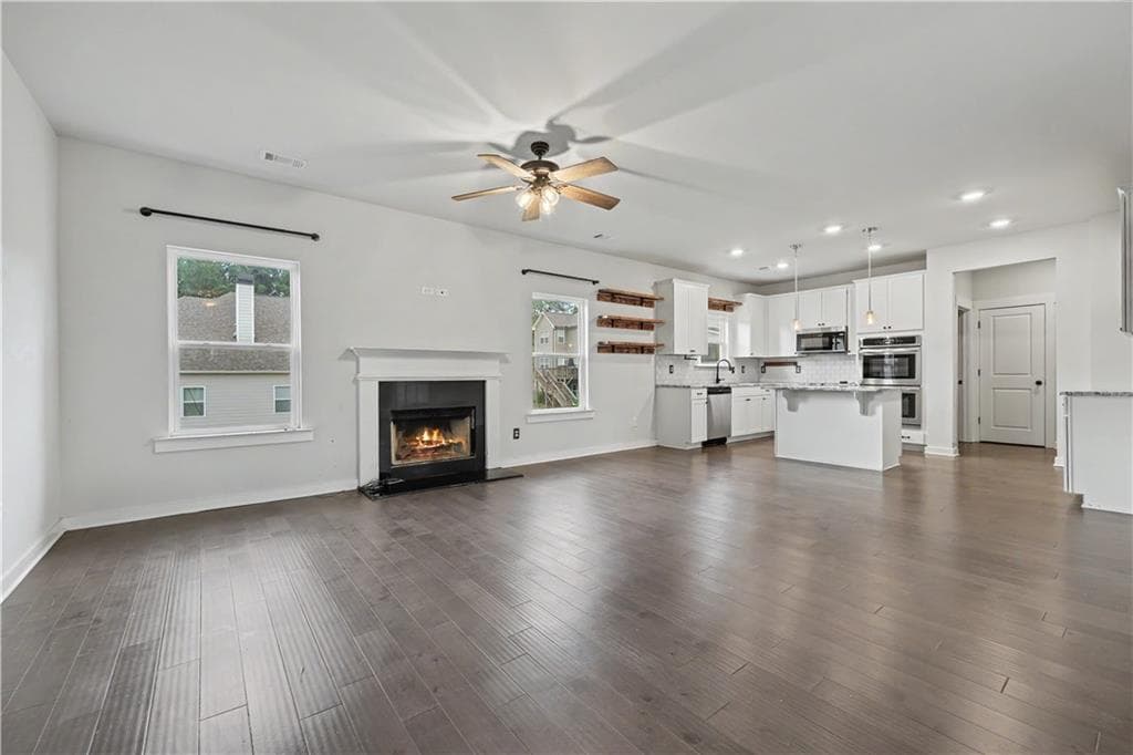 4 bedroom, 3 bathroom, 2,207 sq ft single family residence for sale at 1328 Woods Lane, Jefferson, GA 30549 — photo 6