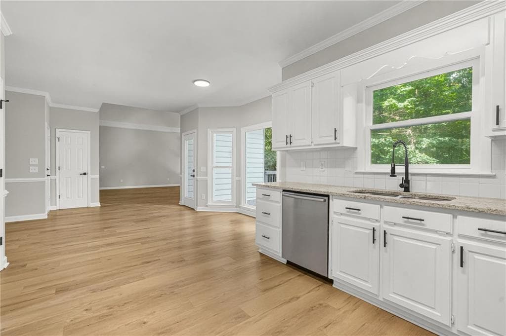 5 bedroom, 3 bathroom, 4,173 sq ft single family residence under contract at 1397 Mill Arbor Trace, Lawrenceville, GA 30044 — photo 9