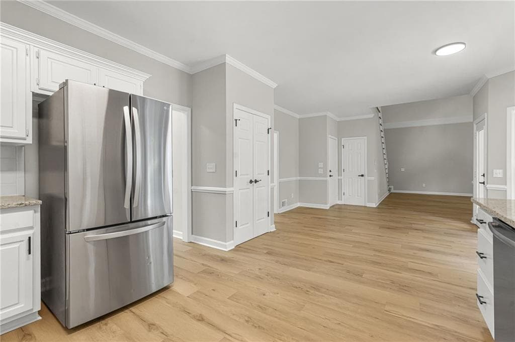 5 bedroom, 3 bathroom, 4,173 sq ft single family residence under contract at 1397 Mill Arbor Trace, Lawrenceville, GA 30044 — photo 10