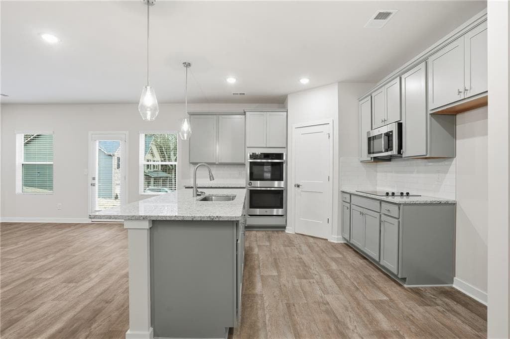 4 bedroom, 4 bathroom, 2,850 sq ft single family residence under contract at 340 Jarrett Street, Fairburn, GA 30213 — photo 7
