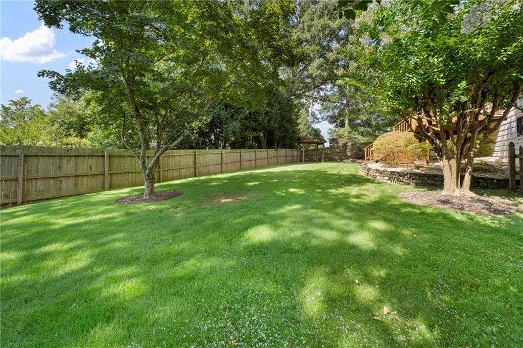 4 bedroom, 3 bathroom, 3,466 sq ft single family residence under contract at 4402 Nassau Way, Marietta, GA 30068 — photo 2