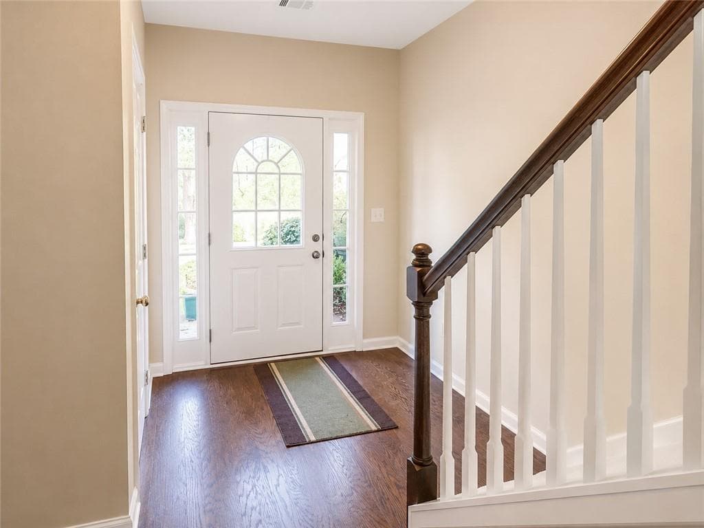 4 bedroom, 4 bathroom, 1,924 sq ft townhouse for sale at 13463 Spring View Drive, Milton, GA 30004 — photo 2