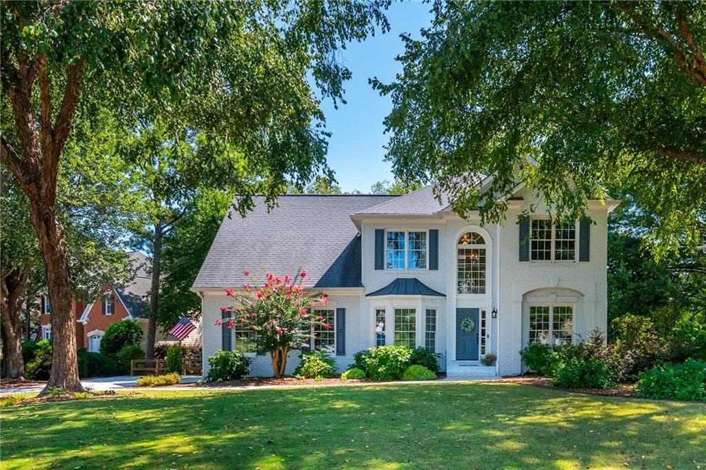 5 bedroom, 5 bathroom, 3,506 sq ft single family residence for sale at 100 Cobblestone Way, Alpharetta, GA 30009 — photo 1 of 55