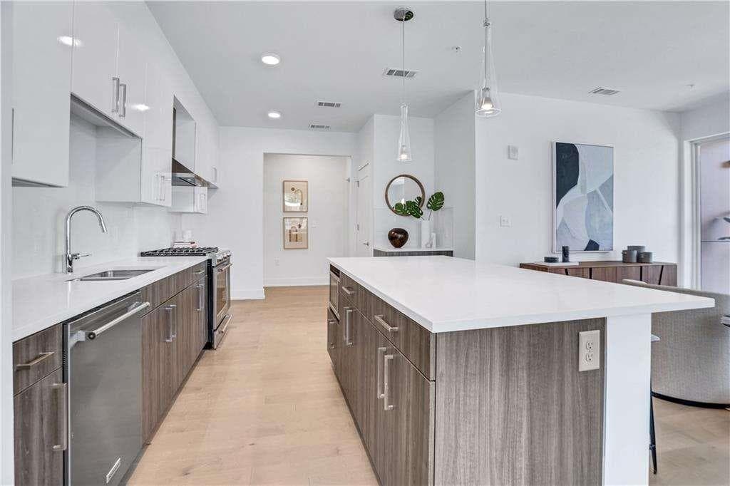 2 bedroom, 2 bathroom, 1,234 sq ft condominium for sale at 775 Juniper Street 101, Atlanta, GA 30308 — photo 5