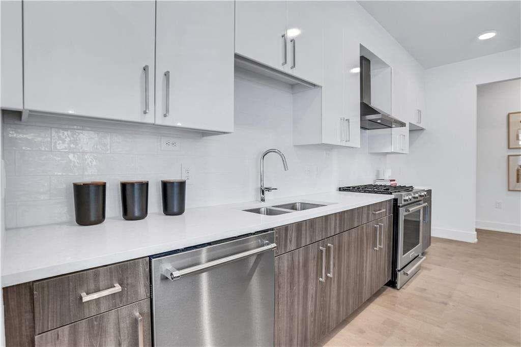 2 bedroom, 2 bathroom, 1,234 sq ft condominium for sale at 775 Juniper Street 101, Atlanta, GA 30308 — photo 6