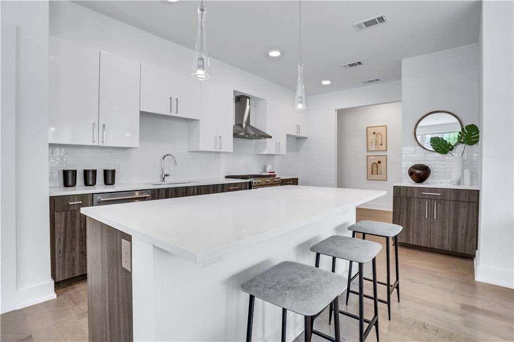 2 bedroom, 2 bathroom, 1,234 sq ft condominium for sale at 775 Juniper Street 101, Atlanta, GA 30308 — photo 7