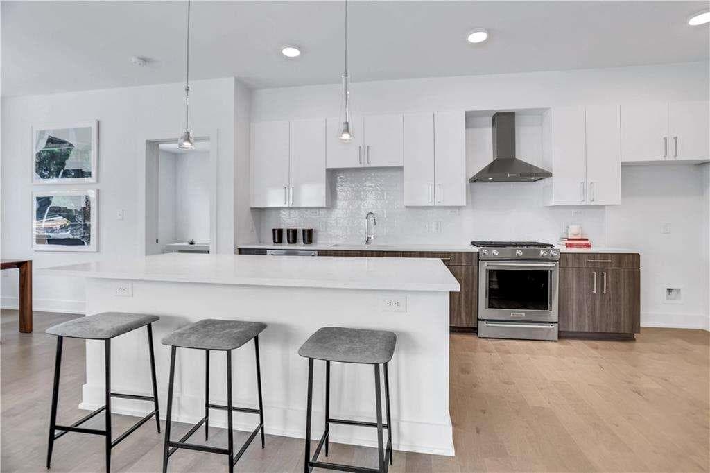 2 bedroom, 2 bathroom, 1,234 sq ft condominium for sale at 775 Juniper Street 101, Atlanta, GA 30308 — photo 8