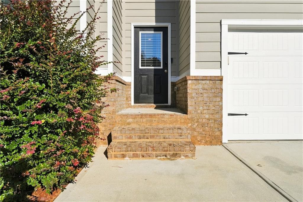 5 bedroom, 3 bathroom, 3,269 sq ft single family residence for sale at 337 Daffodil Drive, Temple, GA 30179 — photo 3
